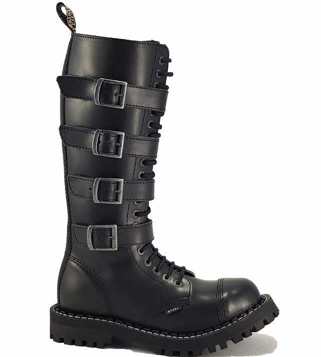 Boots with outlet straps
