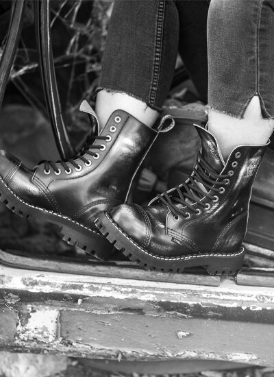 10 Eyelets Boots Steel