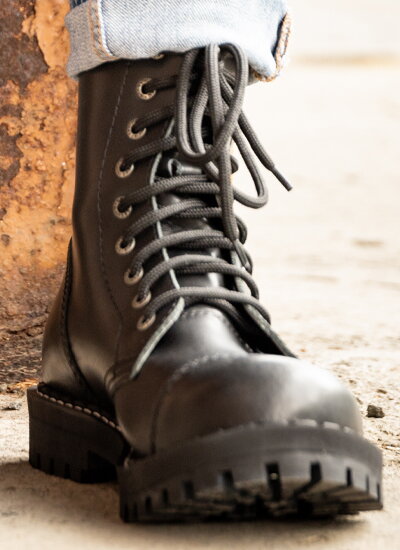 8 Eyelets Boots Steel